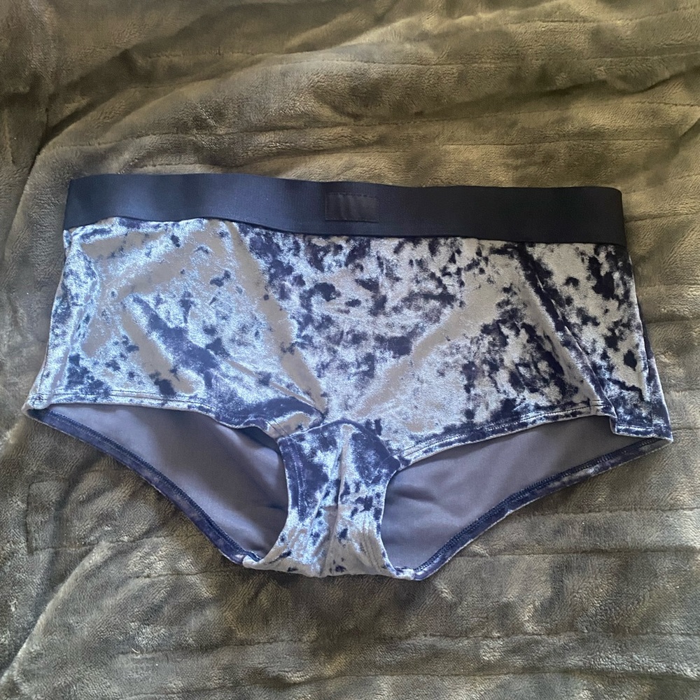 VS Pink boyshort
